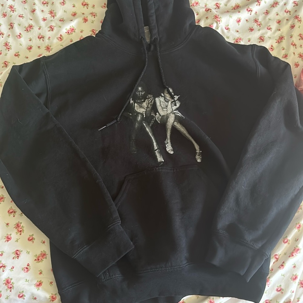 IN PRINT WE TRUST hoodie with kate moss and Naomi camble on the front, size s